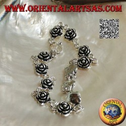 Weiches Silberkettenarmband mit Rosenreihe und darunterliegendem Teller