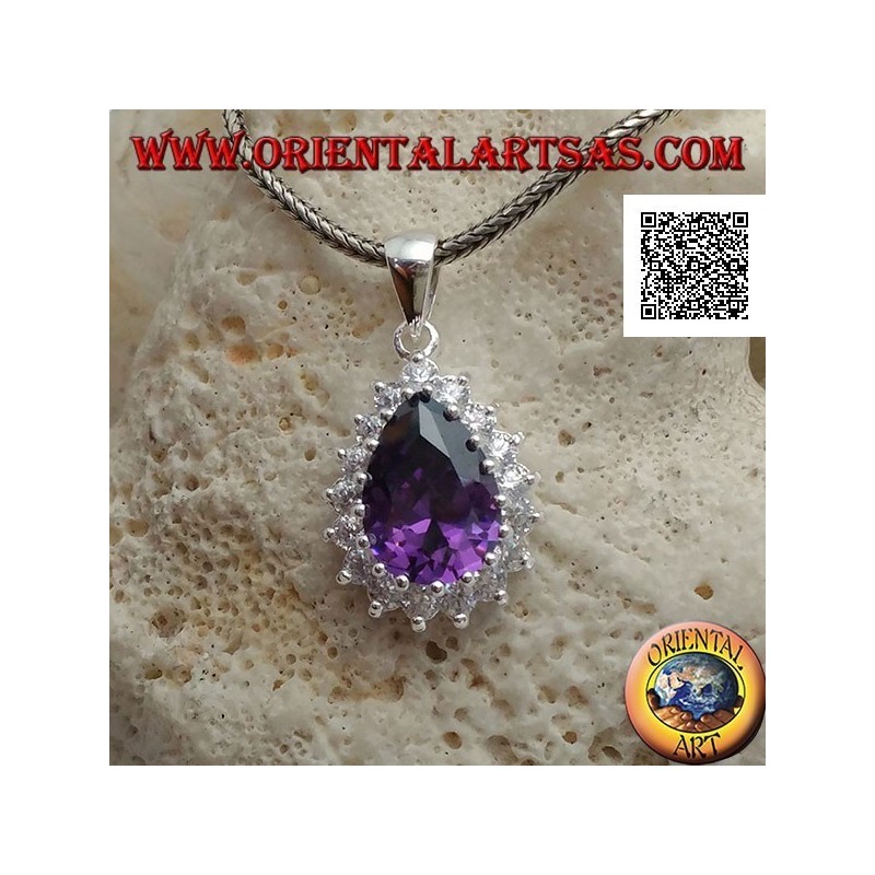 Ciondolo in argento con zircone color ametista a goccia incastonato contornato da zirconi bianchi