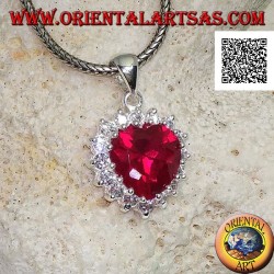 Pendentif en argent avec zircon rubis en forme de cœur entouré de zircons blancs