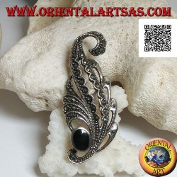Silver brooch in the shape of a leaf studded with marcasite and with oval onyx