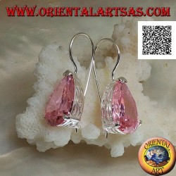 Boucles d'oreilles pendantes en argent avec zircon rose en forme de larme serties sur un cadre avec ouvertures latérales