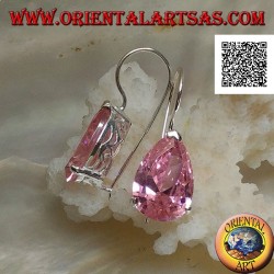 Pendientes colgantes de plata con circonita de lágrima rosa engastados en un marco con aberturas laterales