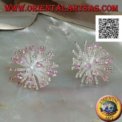 Pendientes de plata con lóbulos en forma de anémona de mar con acabado satinado y circonitas rosas.