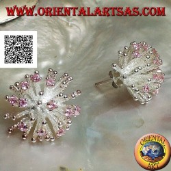 Boucles d'oreilles lobe en argent en forme d'anémone de mer avec finition satinée et ensemble de zircons roses