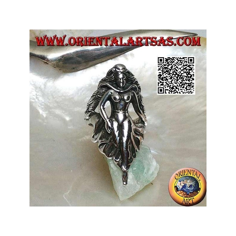 Anello in argento, fata in cammino con gonna drappeggiata