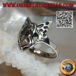 Anillo de plata, hada voladora de tres cuartos estilizada