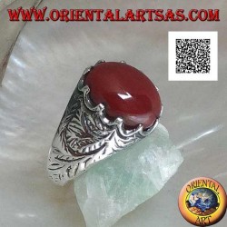 Silberring mit ovalem Cabochon-Karneol-Set und eingravierten Verzierungen an den Seiten