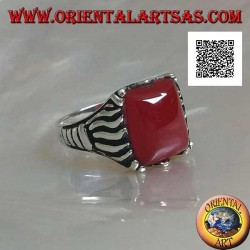 Silberring mit rechteckigem Karneol in Cabochon mit seitlich eingravierten Linien
