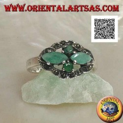 Anillo de plata con pares cruzados cruzados de esmeraldas naturales y redondas rodeadas de marcasita