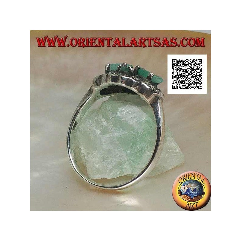 Anello in argento con coppie incrociati a croce di smeraldi naturali a navetta e tondi contornati da marcassite