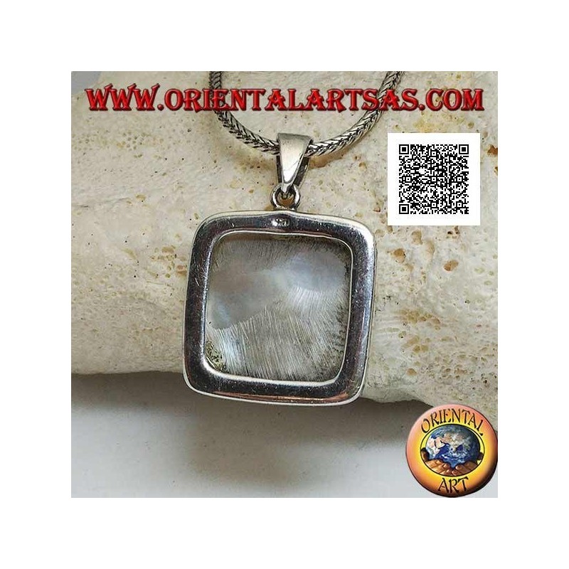 Silver pendant with square mother of pearl on a smooth and essential setting
