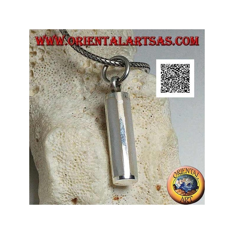 Ciondolo in argento a forma di sezione cilindrica con quattro madreperle rettangolari