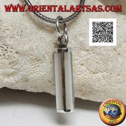 Pendentif en argent de section cylindrique avec quatre nacres rectangulaires