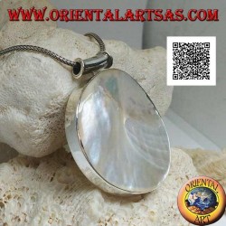 Silver pendant with large round mother-of-pearl on a smooth side frame and tubular hook