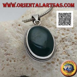 Pendentif en argent avec hématite verte ou pierre de sang ovale entourée d'un tissage fin