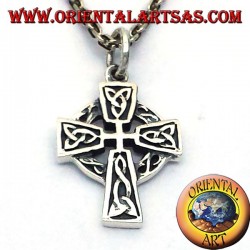 ciondolo Croce celtica con nodo  in argento