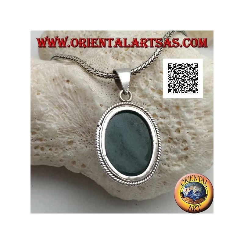 Silver pendant with green hematite or oval blood stone surrounded by a thin weave