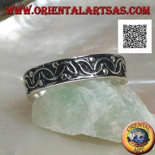 Ring in silver with half-circles intersected and high-relief balls