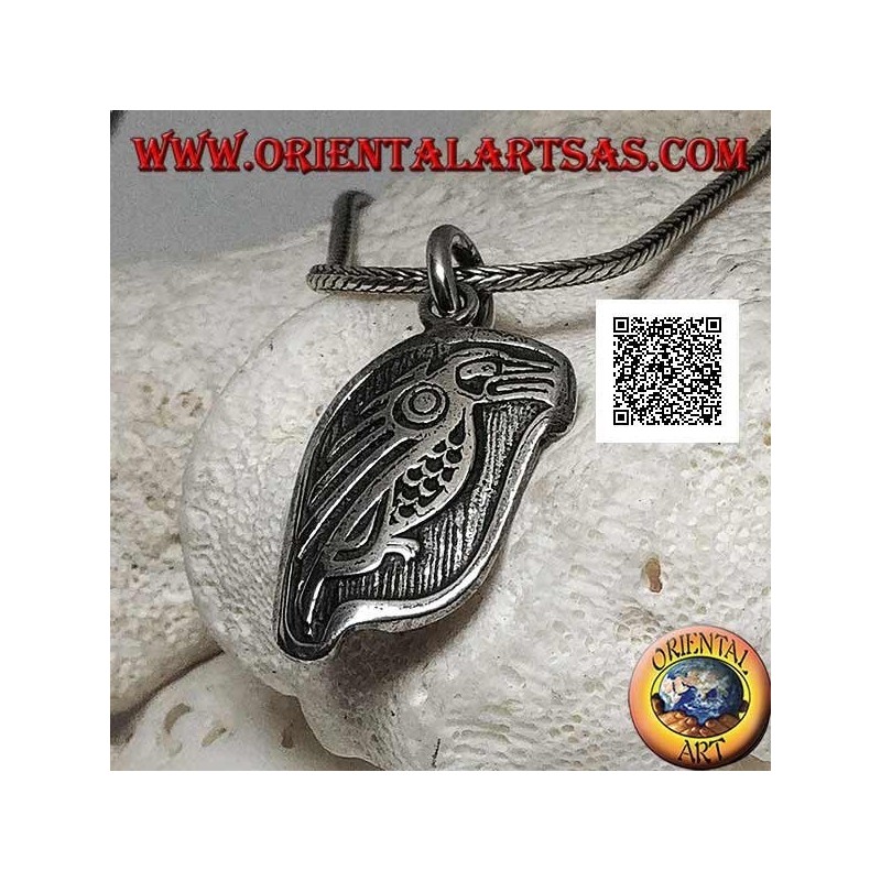 Medalla de plata colgante con cóndor (ave sagrada del pueblo inca) en perfil en alto relieve