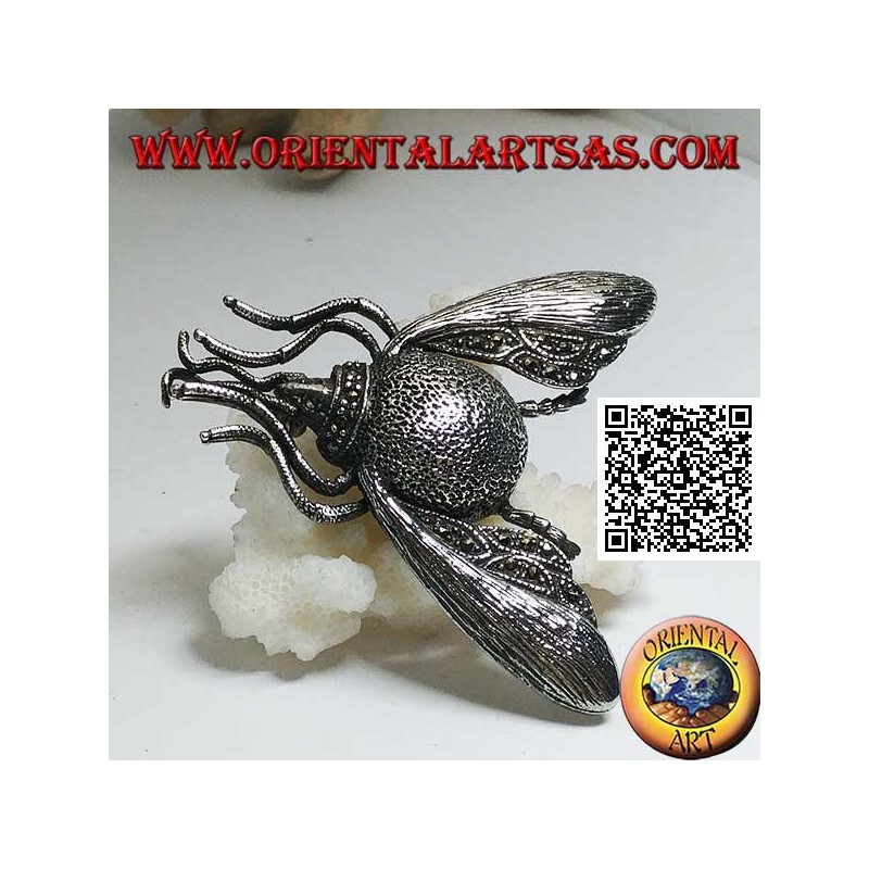 Silver brooch in the shape of a bumblebee / bumblebee in flight studded with marcasite