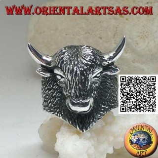 Anello in argento a forma di testa di bisonte americano completamente inciso (grande)
