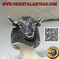 Anillo de plata con forma de cabeza de bisonte americano totalmente grabada (grande)