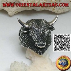 Silver ring in the shape of a fully engraved American bison head (large)