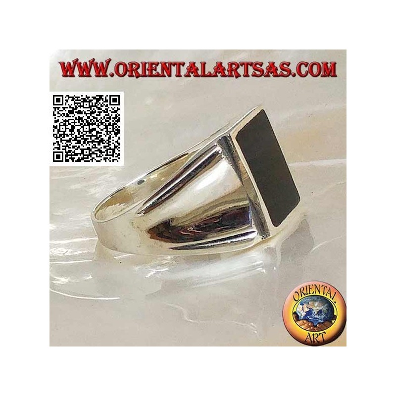 Silver ring with rectangular onyx on a smooth frame with central hollow on the sides