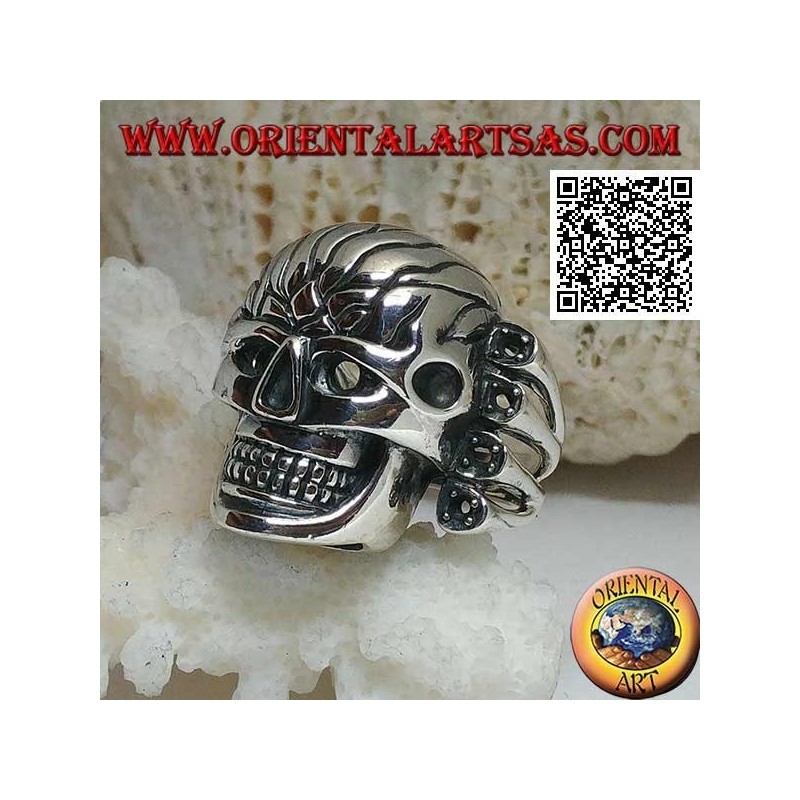 Silver ring, large skull with carved front supported by 4 bones on the side