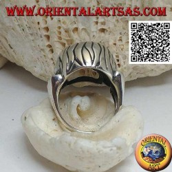 Silver ring, large skull with carved front supported by 4 bones on the side
