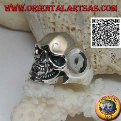 Silberring, Vampirschädel mit scharfen Eckzähnen und konkaven Schläfen