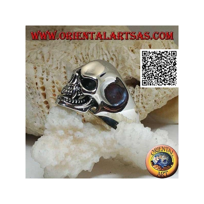Silver ring, vampire skull with sharp canine teeth and concave temples