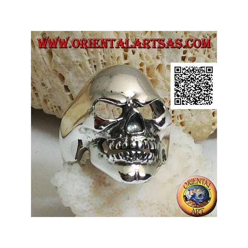 Silver ring, smiling smooth skull with dimple on the chin