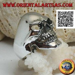 Silver ring, smiling smooth skull with dimple on the chin