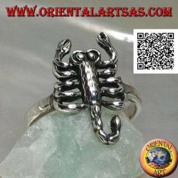 Silver ring with scorpion in an offensive position