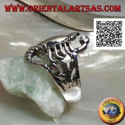 Bague en argent en forme de scorpion lisse arrondi sur l'algue