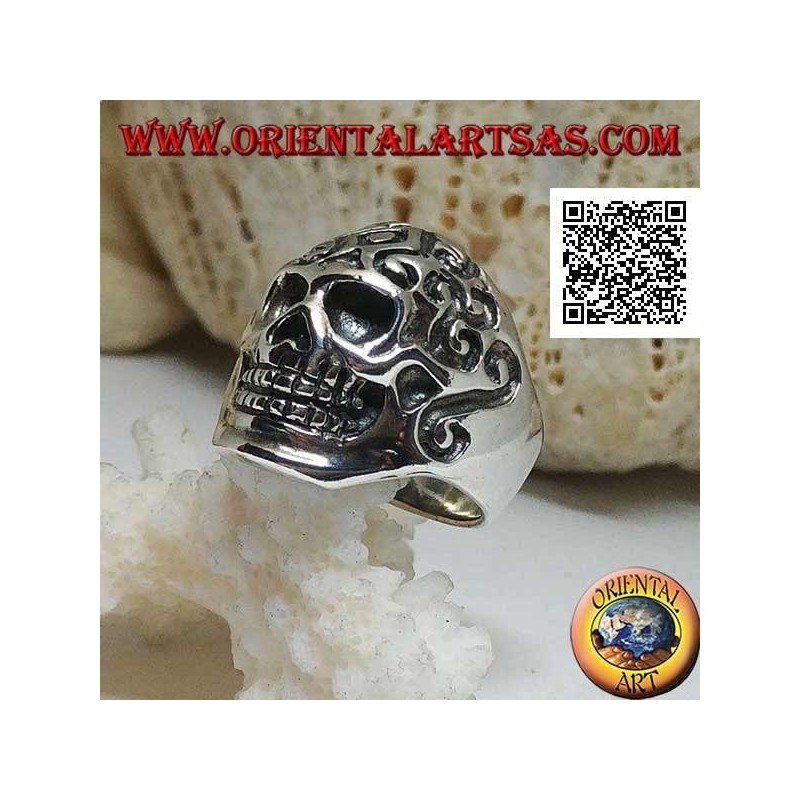 Anillo de plata, calavera con grabados celtas (triskéll)