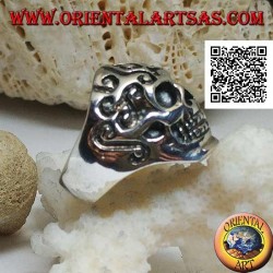 Anillo de plata, calavera con grabados celtas (triskéll)