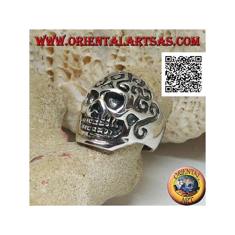Anello in argento, teschio con incisioni celtiche (triskéll)