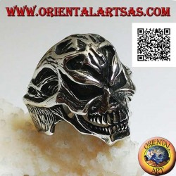 Silver ring, stripped skinned skull
