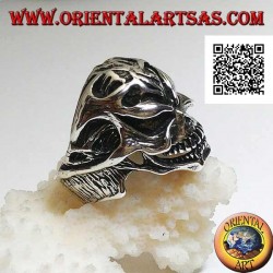 Silver ring, stripped skinned skull