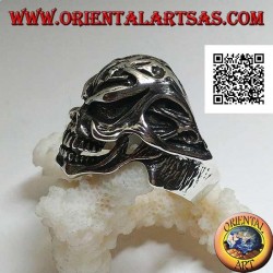 Silberring, abgestreifter enthäuteter Schädel