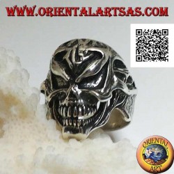 Silver ring, stripped skinned skull