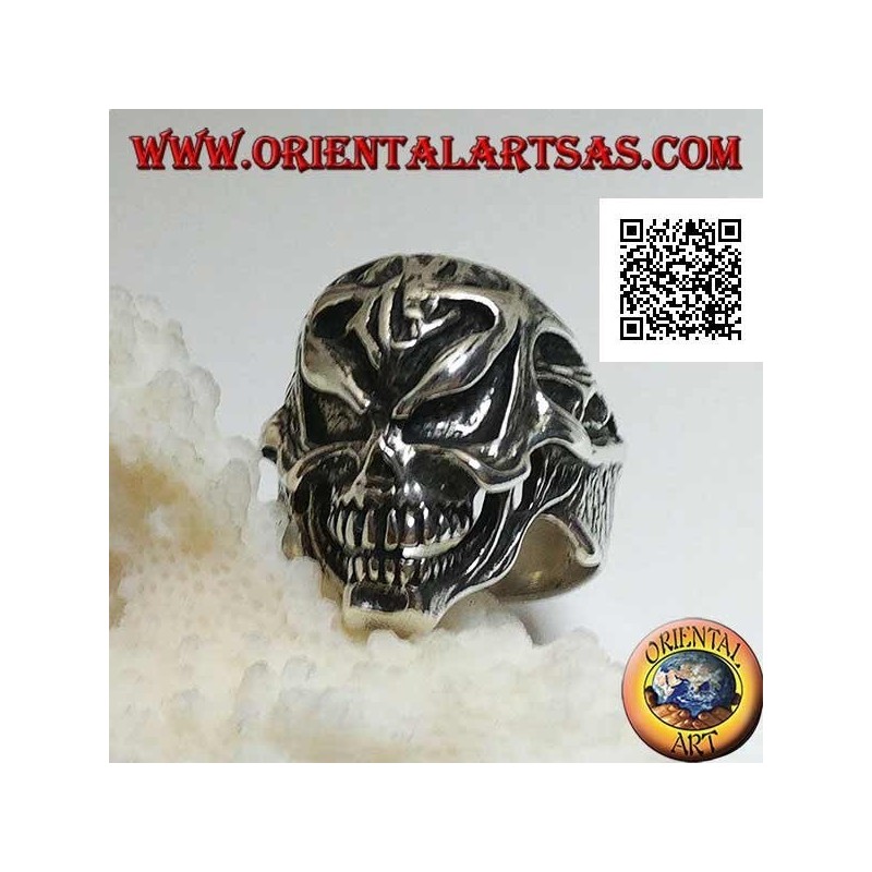 Bague en argent, crâne dépouillé