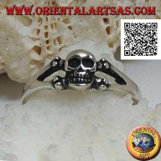 Anello in argento con teschio sulle due ossa femorali incrociate (piccolo)