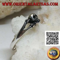 Silver ring with skull on the two crossed femoral bones (small)