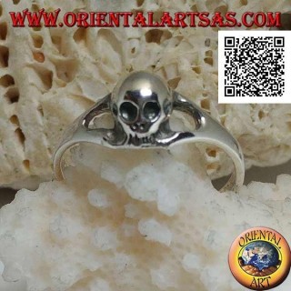 Bague en argent avec petit crâne sans mâchoire lisse (petite)