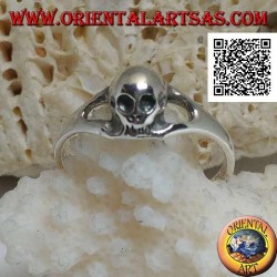Anillo de plata con calavera pequeña sin mandíbula lisa (pequeña)