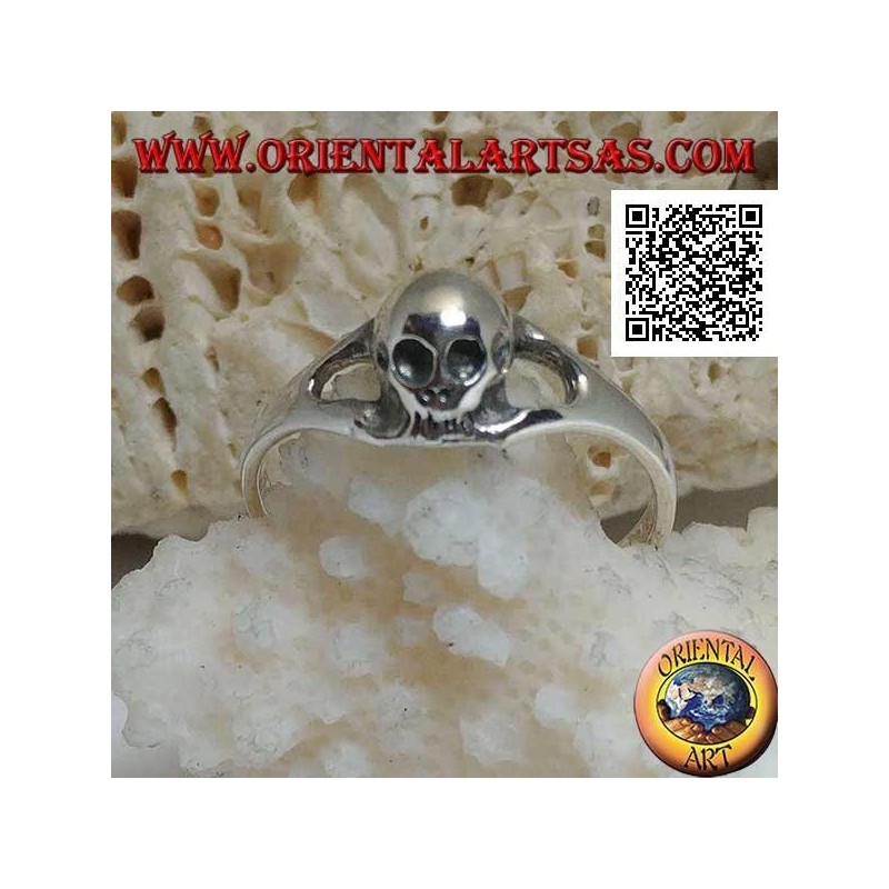Bague en argent avec petit crâne sans mâchoire lisse (petite)