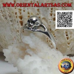 Bague en argent avec petit crâne sans mâchoire lisse (petite)